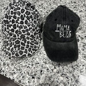 Black and White Caps Set